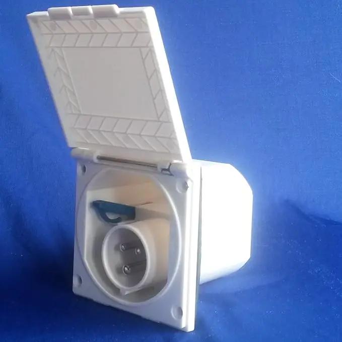 Einbausteckdose CEE 230V - Der Campingprofi